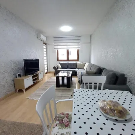 Taftalice Lueks Living With 2 Bathroom And Kitchen